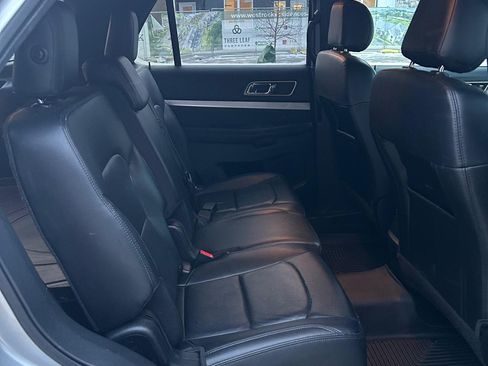 Used 2016 Ford Explorer XLT w/ Equipment Group 202A image 18