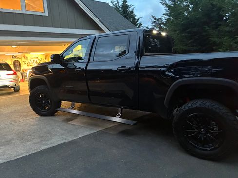 Used 2025 Toyota Tundra Limited AWD/4WD image 8
