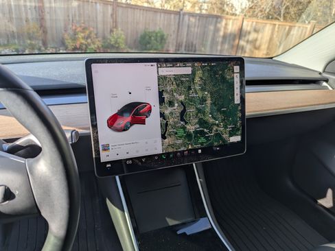 Used 2018 Tesla Model 3 Long Range image 12