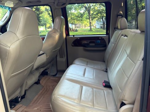 Used 2006 Ford F250 Lariat AWD/4WD image 8