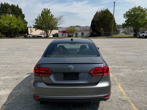 Used 2013 Volkswagen Jetta GLI image 8