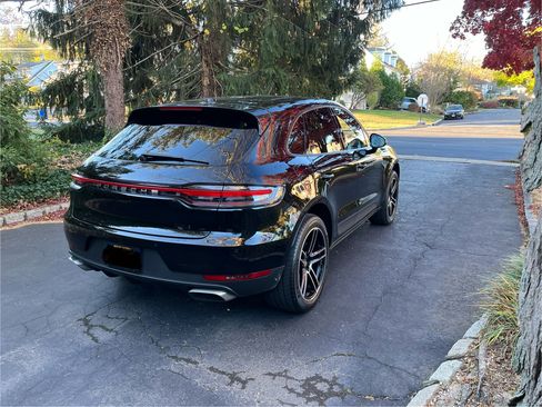Used 2021 Porsche Macan AWD/4WD image 4