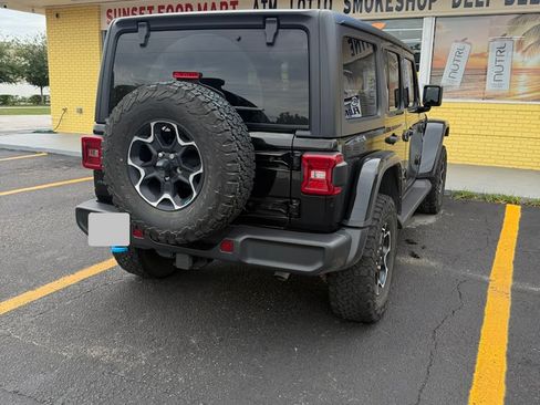 Used 2023 Jeep Wrangler Unlimited Rubicon 4xe w/ Cold Weather Group AWD/4WD image 2