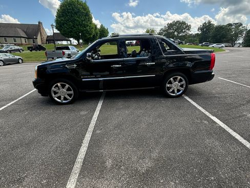 Used 2007 Cadillac Escalade EXT Sport Utility Pickup 4D 5 1/4 w/ Information Package image 15