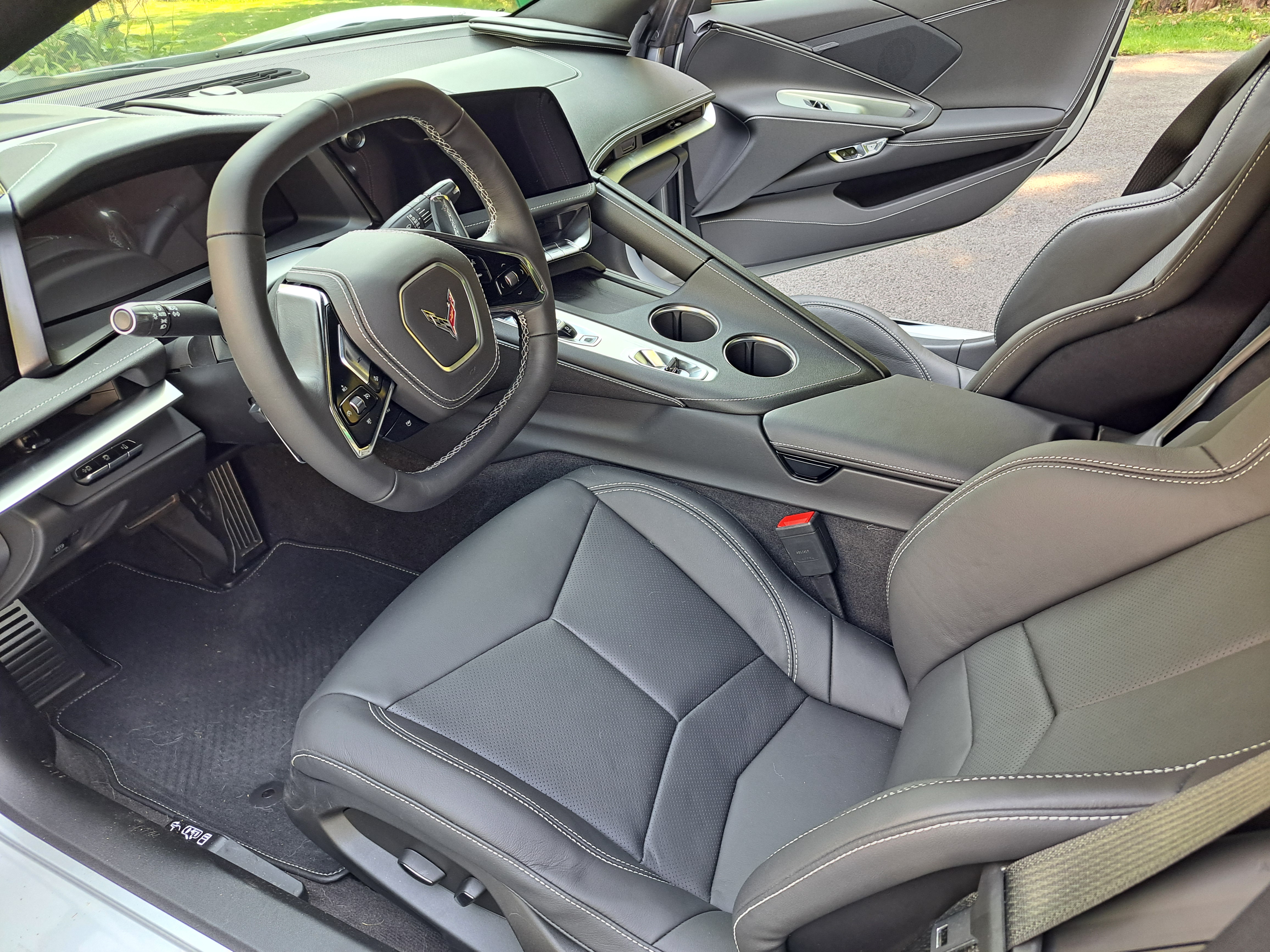 Used 2026 Chevrolet Corvette Stingray Coupe w/ Battery Protection Package RWD image 12