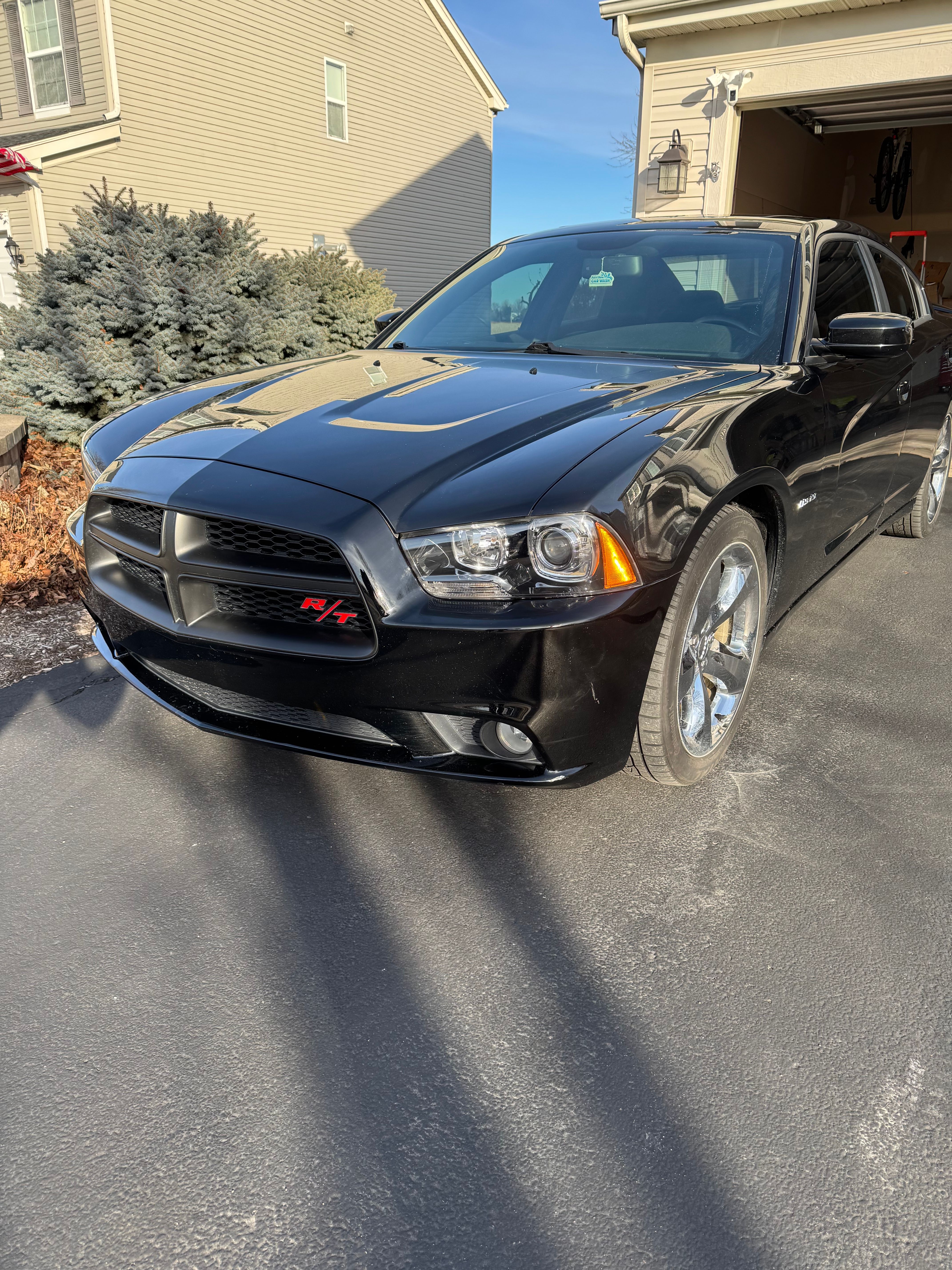 Used 2014 Dodge Charger R/T RWD image 1