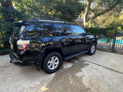 Used 2021 Toyota 4Runner SR5 Premium image 12