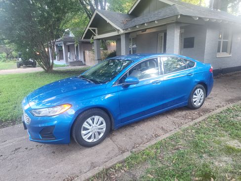 Used 2019 Ford Fusion S FWD image 4