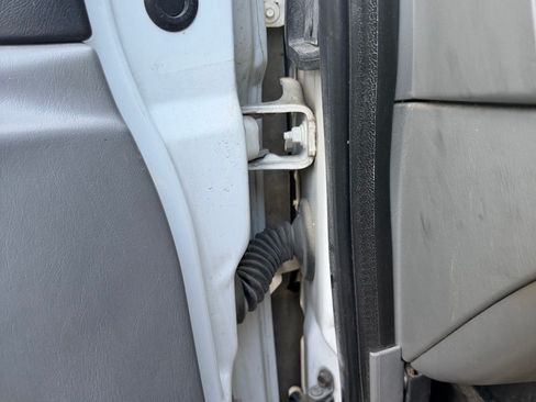 Used 2002 Ford F350 2WD Regular Cab Super Duty image 11