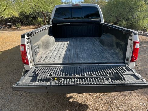 Used 2010 Ford F250 Lariat AWD/4WD image 6