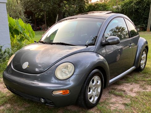 Used 2002 Volkswagen Beetle GLS FWD image 1