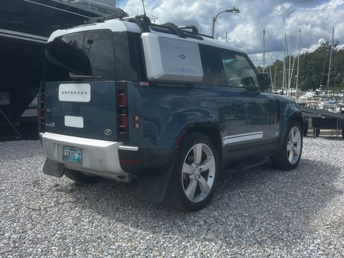 Used 2023 Land Rover Defender 90 S image 8