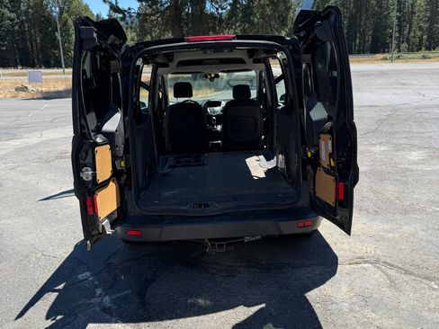 Used 2017 Ford Transit Connect XL FWD image 9