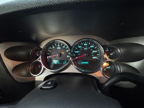 Used 2010 Chevrolet Silverado 1500 LT w/ Texas Edition RWD image 12