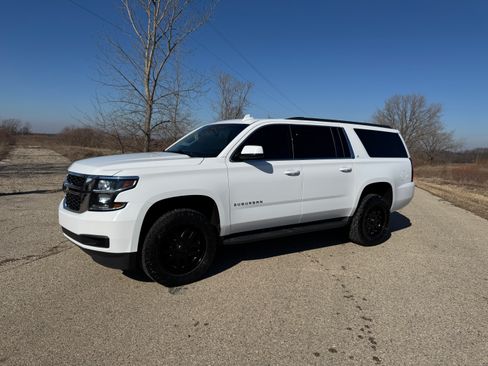 Used 2018 Chevrolet Suburban LT image 5
