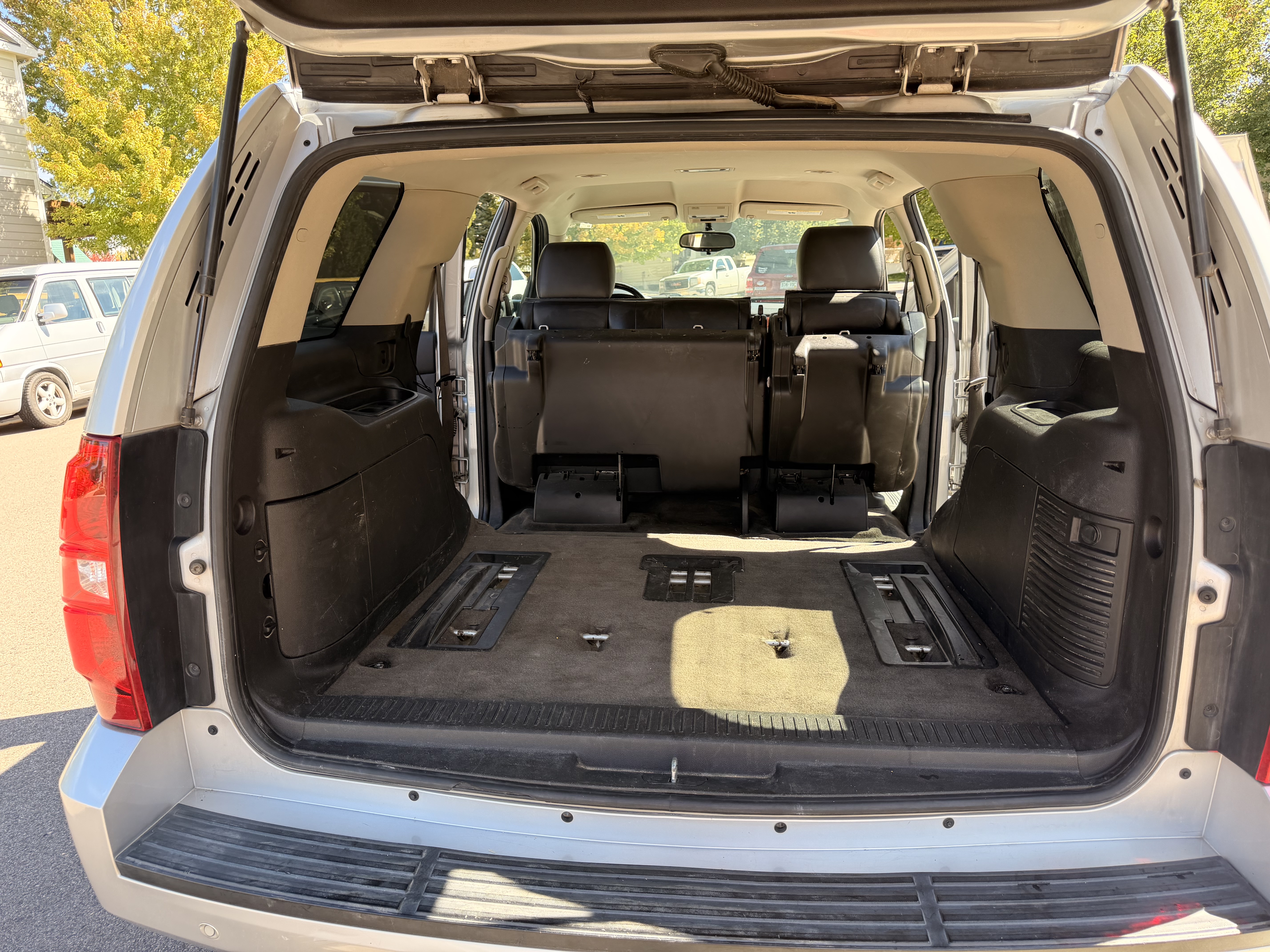Used 2013 Chevrolet Tahoe LT AWD/4WD image 11