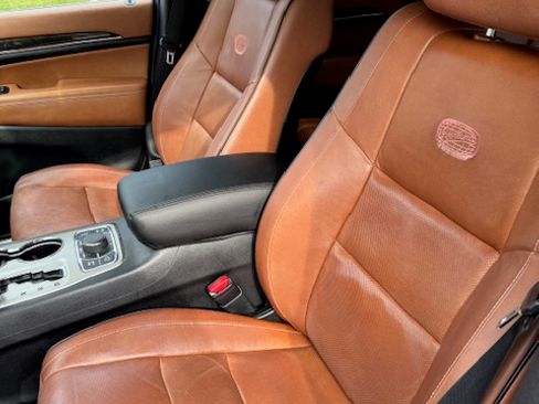 Used 2012 Jeep Grand Cherokee Overland Summit image 15