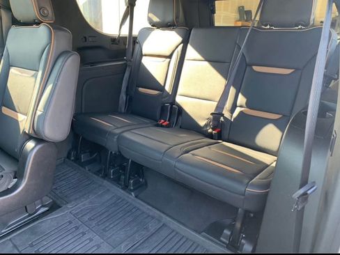 Used 2024 GMC Yukon XL AT4 w/ Technology Package AWD/4WD image 10
