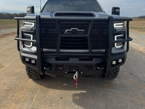 Used 2025 Chevrolet Silverado 2500 Custom w/ Custom Value Package image 18