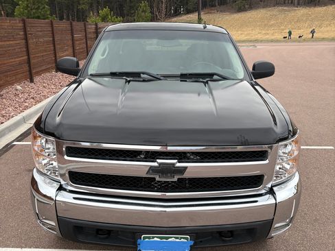 Used 2011 Chevrolet Silverado 1500 LT w/ Interior Plus Package image 4