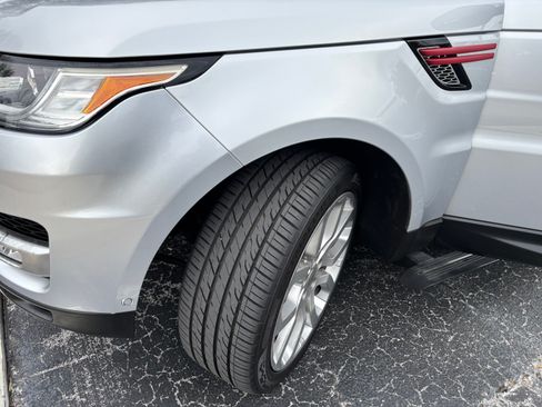 Used 2014 Land Rover Range Rover Sport HSE image 10