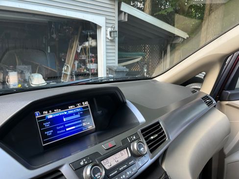 Used 2014 Honda Odyssey EX-L image 10