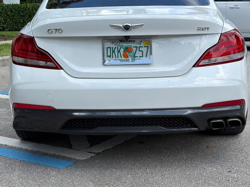 Used 2020 Genesis G70 2.0T RWD image 4