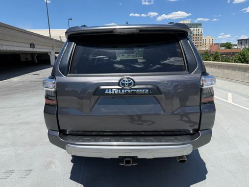 Used 2017 Toyota 4Runner TRD Off-Road Premium AWD/4WD image 5
