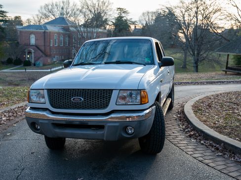 Used 2003 Ford Ranger XLT image 2