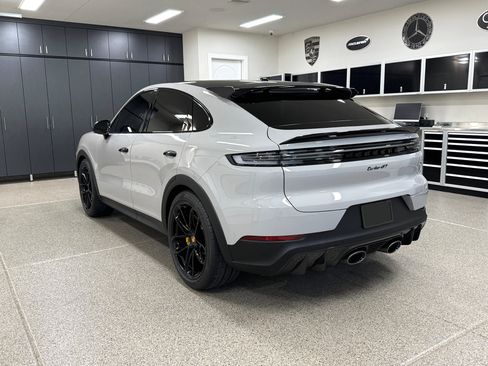 Used 2024 Porsche Cayenne Turbo GT image 2