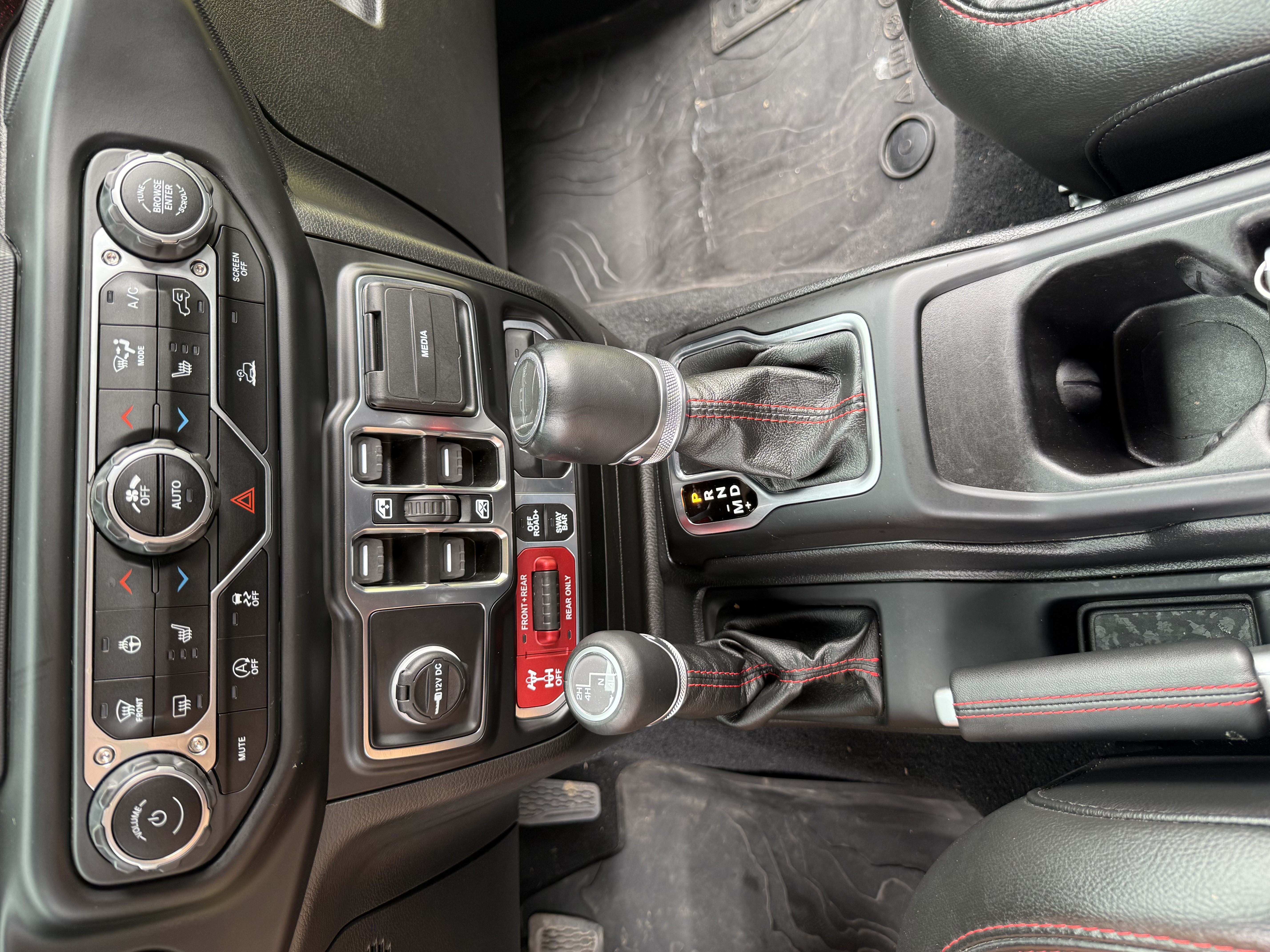 Used 2022 Jeep Gladiator Rubicon w/ LED Lighting Group AWD/4WD image 24