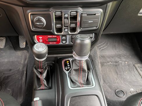 Used 2022 Jeep Gladiator Rubicon w/ LED Lighting Group image 24