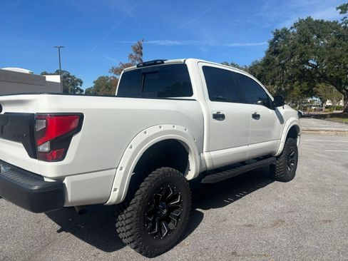 Used 2021 Nissan Titan PRO-4X w/ Pro-4x Convenience Package AWD/4WD image 16
