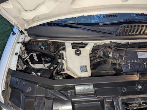 Used 2021 Chevrolet Express 2500 w/ Driver Convenience Package RWD image 21