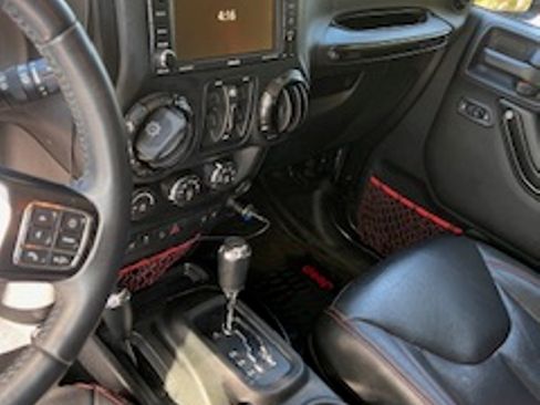 Used 2017 Jeep Wrangler Unlimited Rubicon image 11