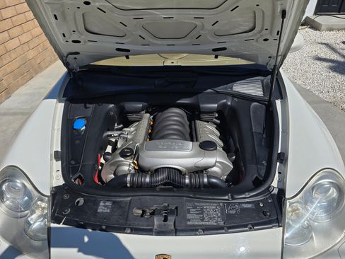 Used 2006 Porsche Cayenne Turbo S image 11
