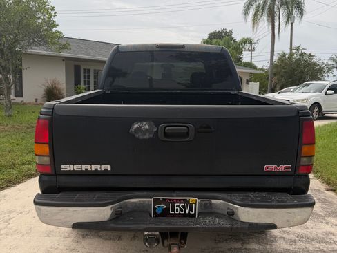 Used 2005 GMC Sierra 1500 SLE w/ Safe And Sound Package RWD image 5