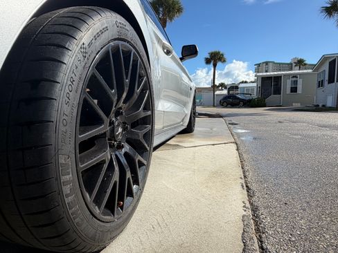 Used 2018 Ford Mustang GT Premium image 13