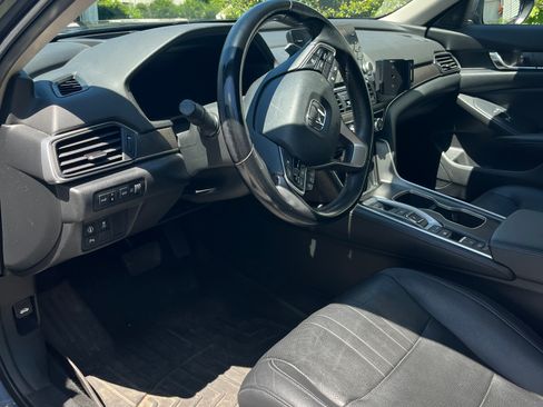 Used 2020 Honda Accord Touring image 8