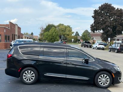 Used 2017 Chrysler Pacifica Touring-L