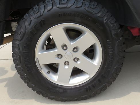 Used 2014 Jeep Wrangler Unlimited Sport w/ Quick Order Package 23S AWD/4WD image 17