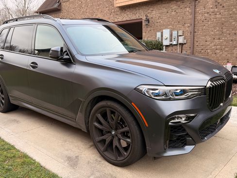 Used 2021 BMW X7 M50i image 5