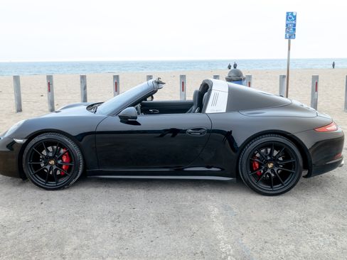 Used 2015 Porsche 911 Targa 4S image 15