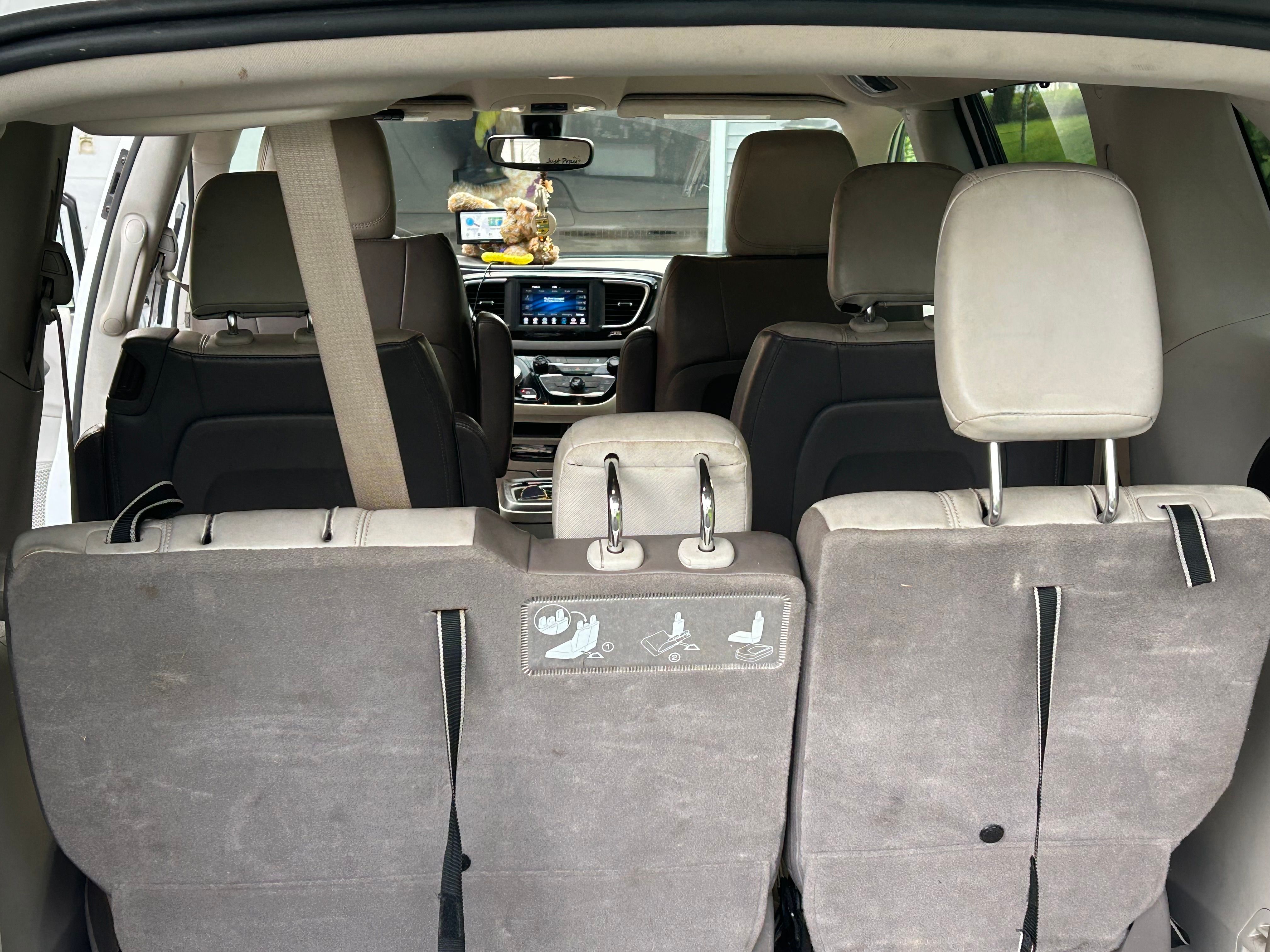 Used 2021 Chrysler Voyager Lxi FWD image 11