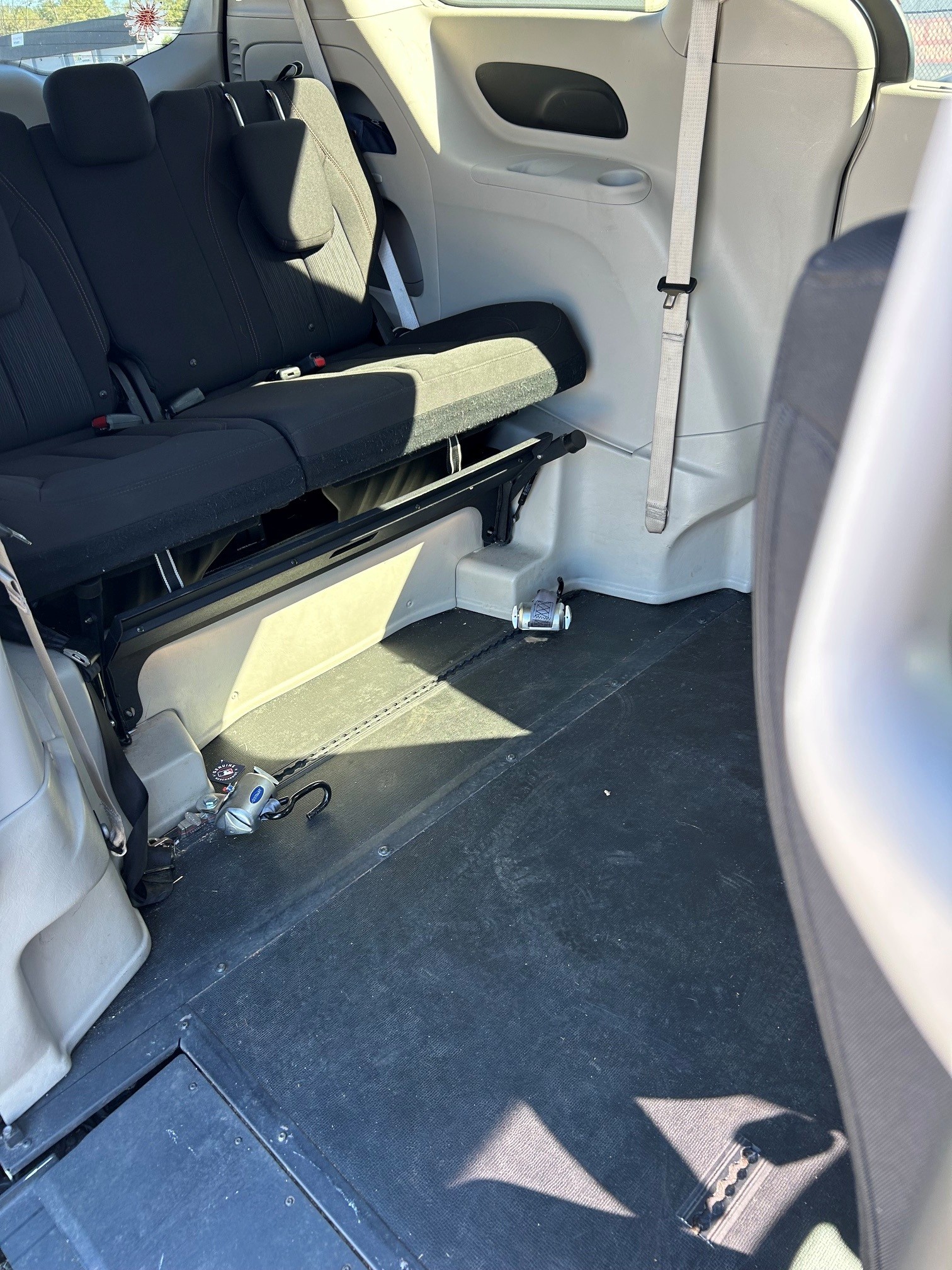 Used 2018 Chrysler Pacifica Touring Plus FWD image 8