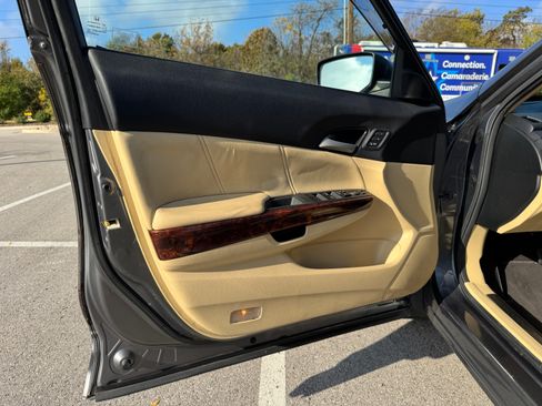 Used 2010 Honda Crosstour EX-L image 6