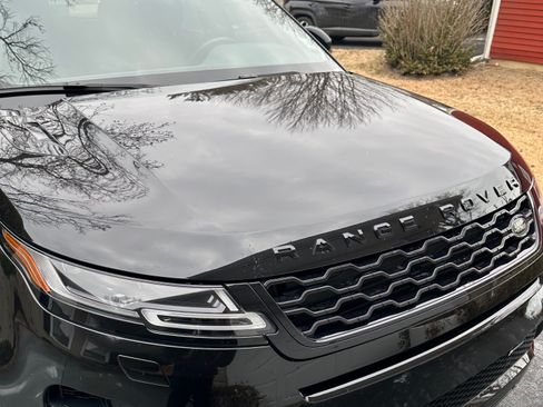 Used 2023 Land Rover Range Rover Evoque R-Dynamic SE image 4