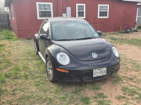 Used 2009 Volkswagen Beetle Coupe image 1