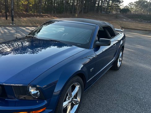 Used 2006 Ford Mustang GT Premium image 2
