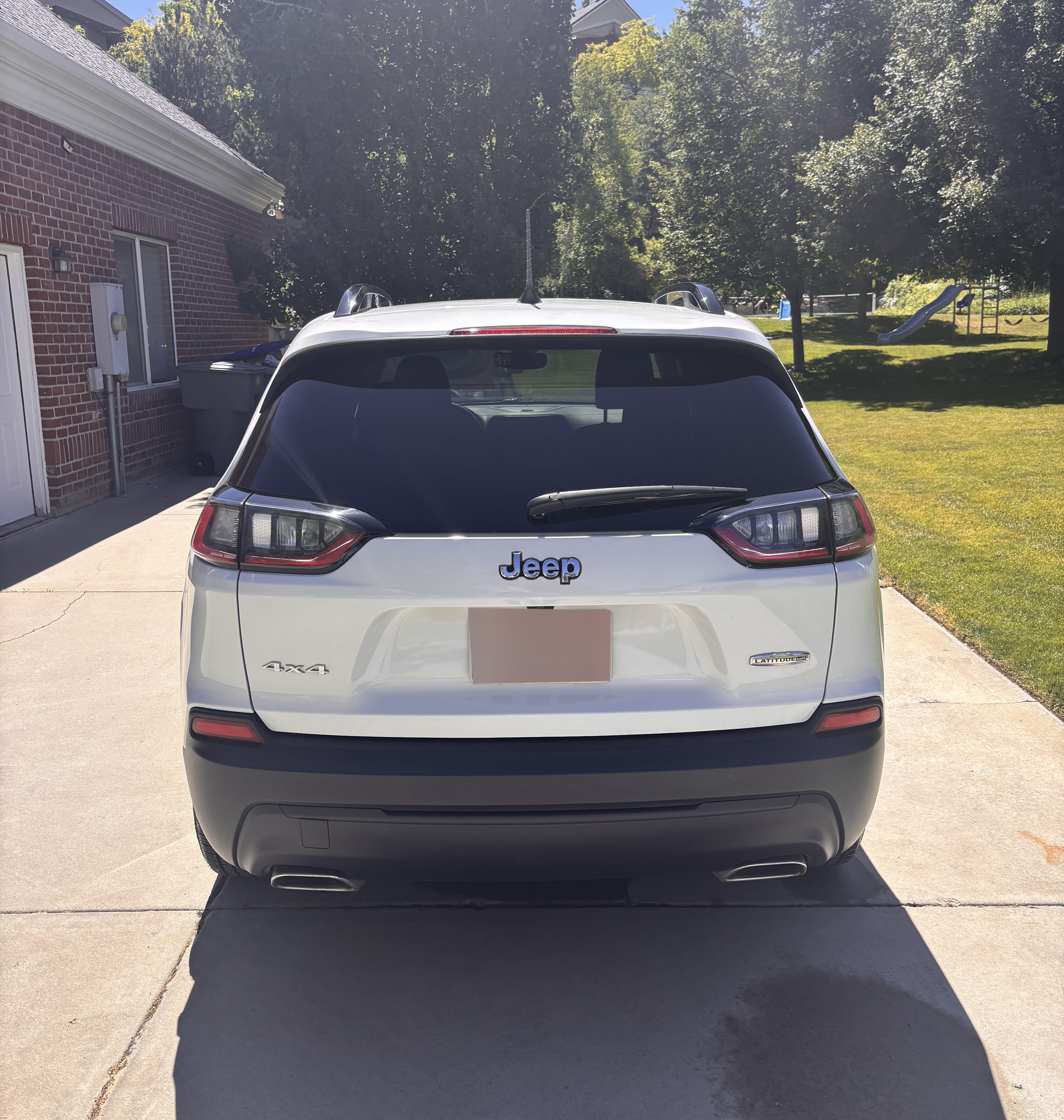 Used 2022 Jeep Cherokee Latitude Lux AWD/4WD image 2